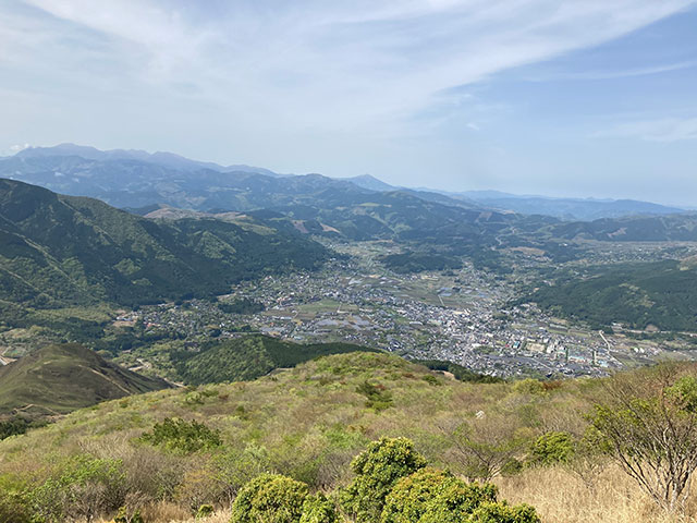 眼下に湯布院の街並